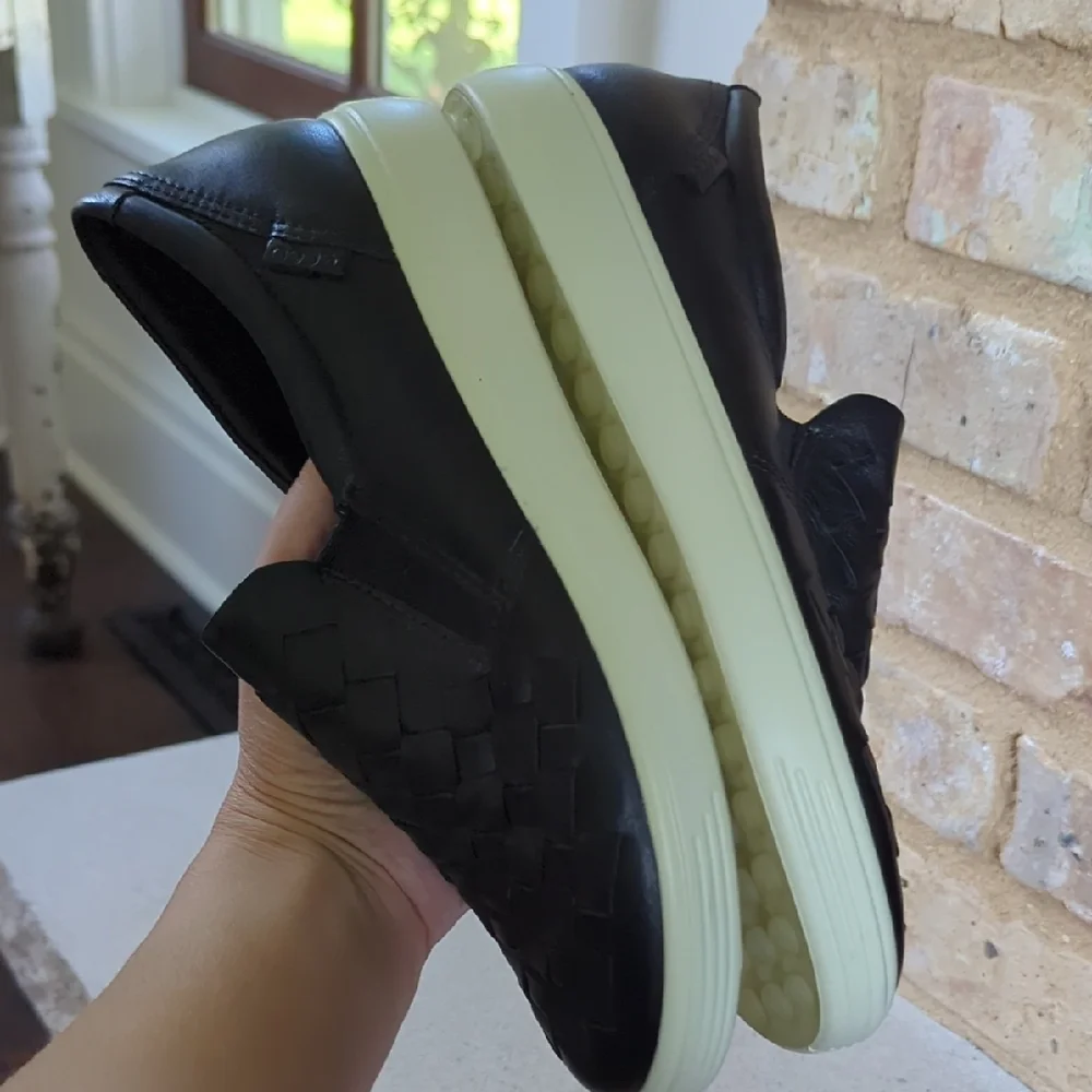 ECCO I  Black Soft 7 Leather Woven Slip-On Sneaker Loafers, 5/36 - Picture 14 of 16